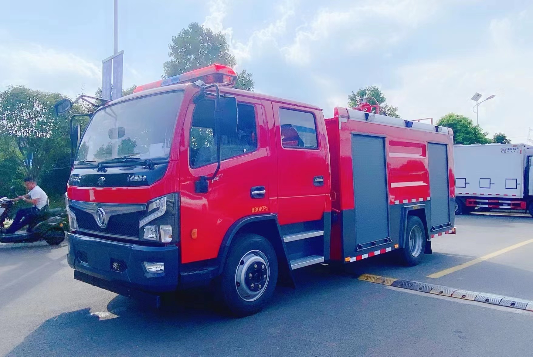 東風(fēng)5噸水罐消防車(chē)